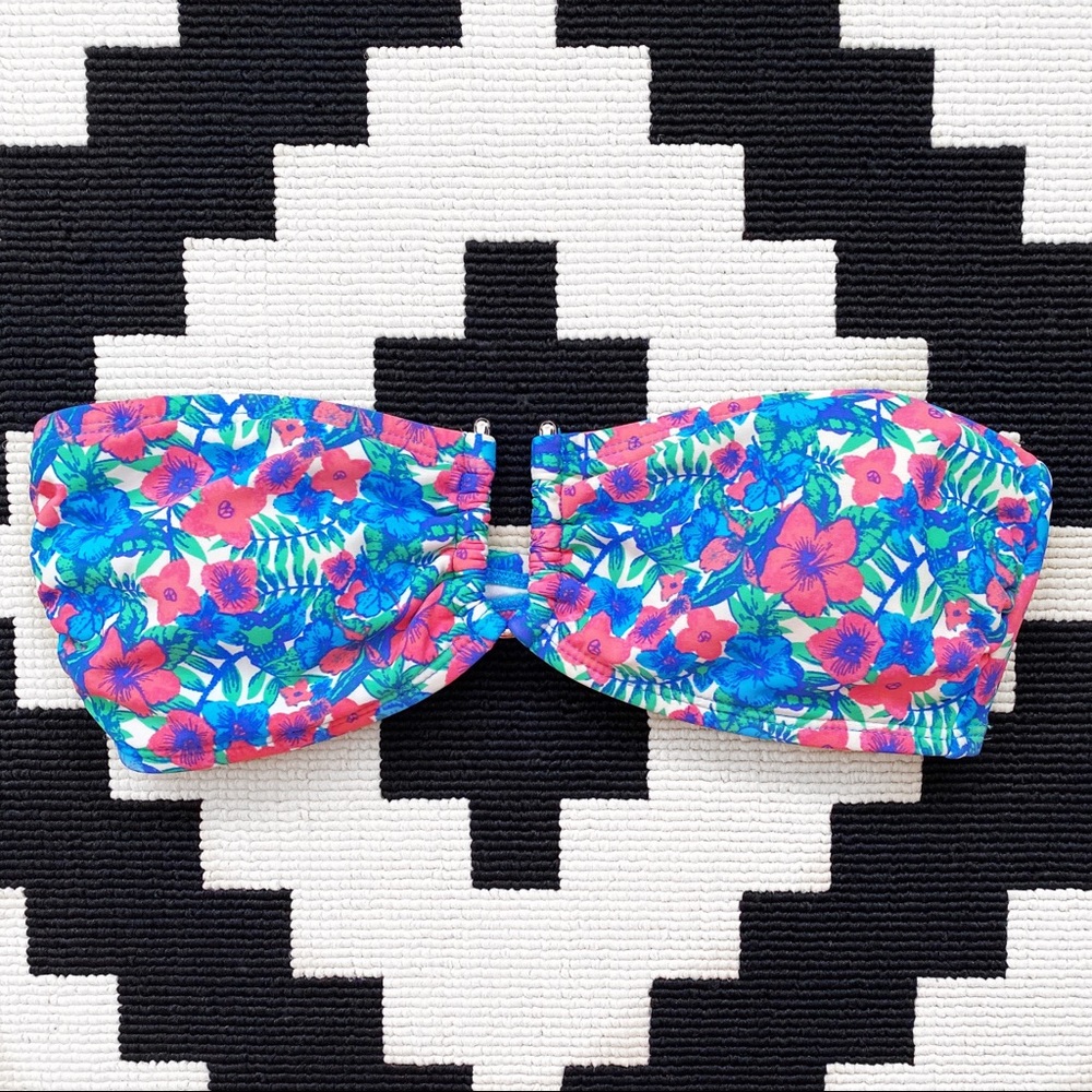 🌟KIRRA🌟 Strapless Bikini Top